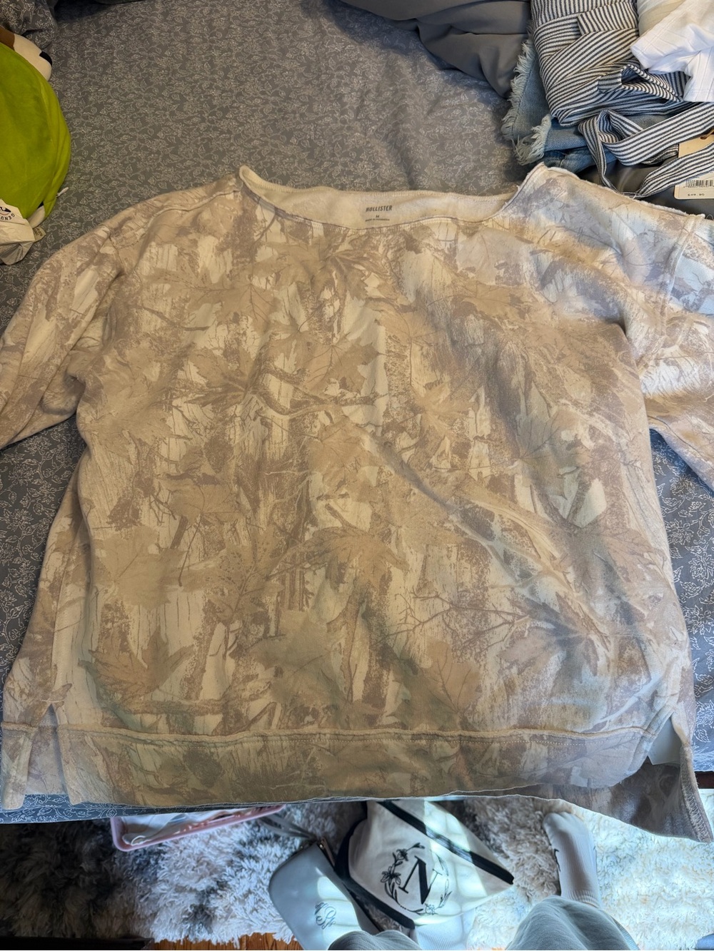Women’s Hollister Off the Shoulder Crew in Gray Camo